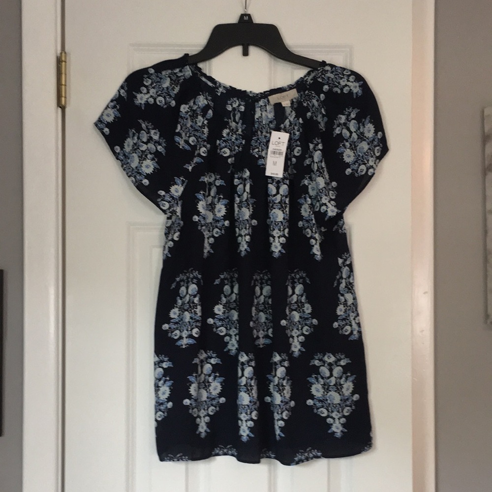 Medium LOFT Outlet top, new with tags